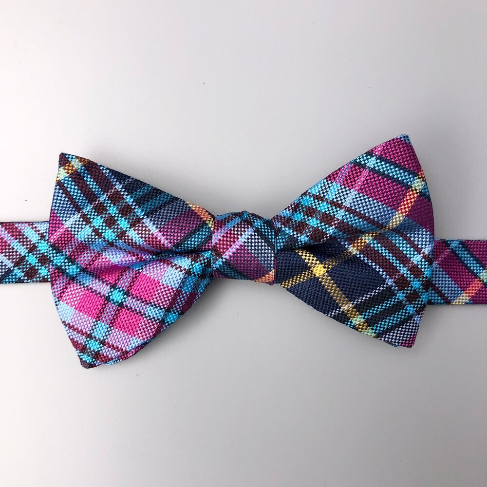 BNWT Original Tommy Hilfiger Bow Tie in Plaid
